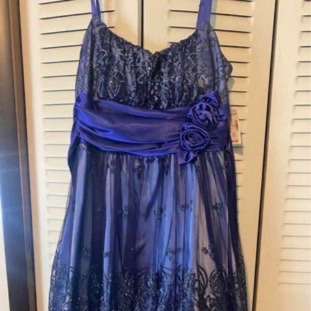 Short formal dress